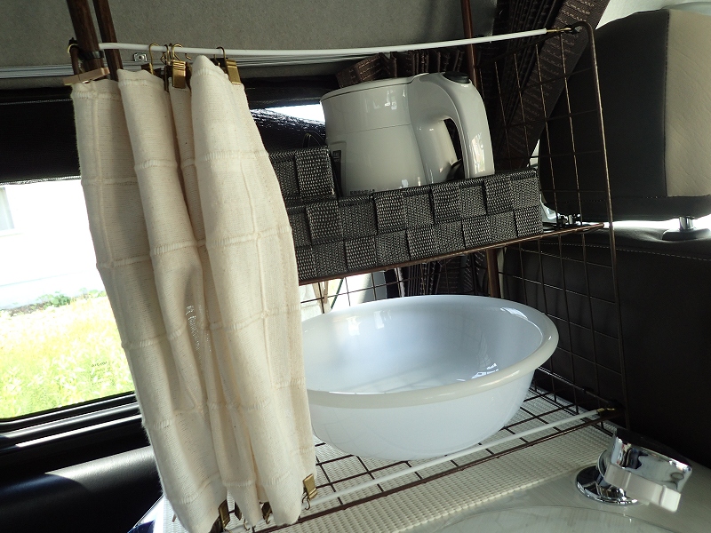 棚カーテン開けたところ