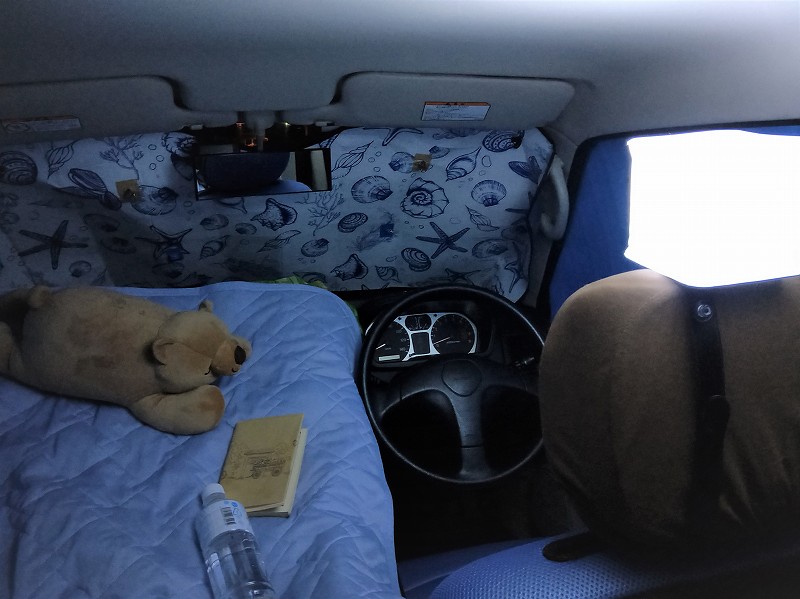 パジェロミニで車中泊 第３弾 改造 Diy無 ベッドキット無 家にあるもので キャリーケース 北海道キャンピングカーlife