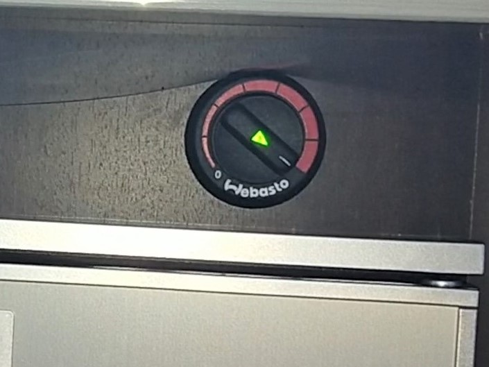 べバスト FFヒーター ヒューズ 修理 煙